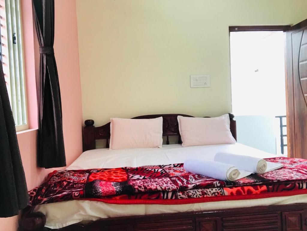 Veeru Homestay Хоспет Екстериор снимка