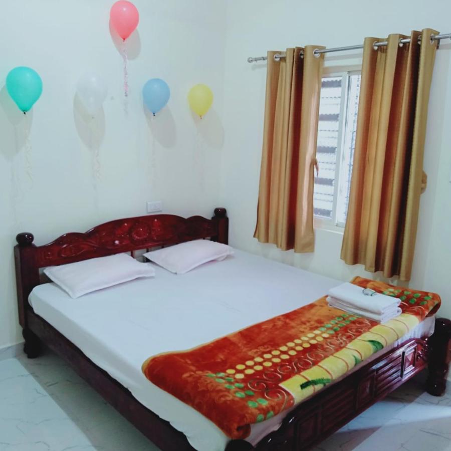 Veeru Homestay Хоспет Екстериор снимка