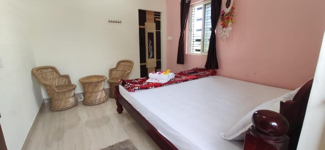 Veeru Homestay Хоспет Екстериор снимка